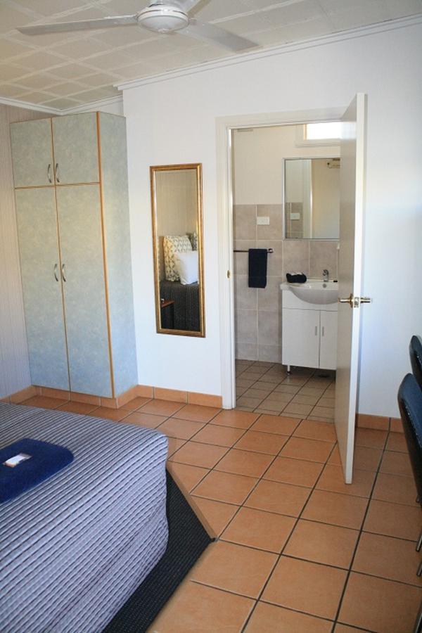 Central Motel Gin Gin Экстерьер фото