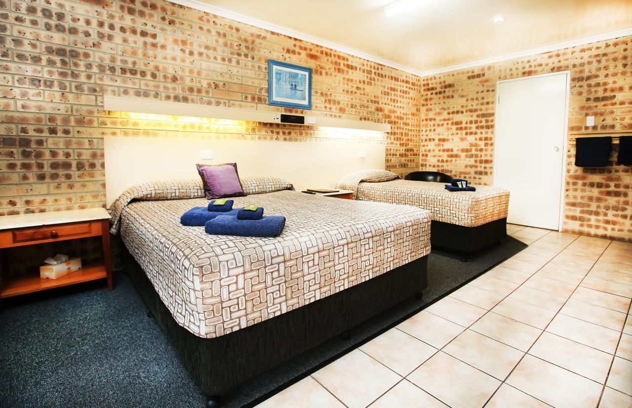 Central Motel Gin Gin Экстерьер фото