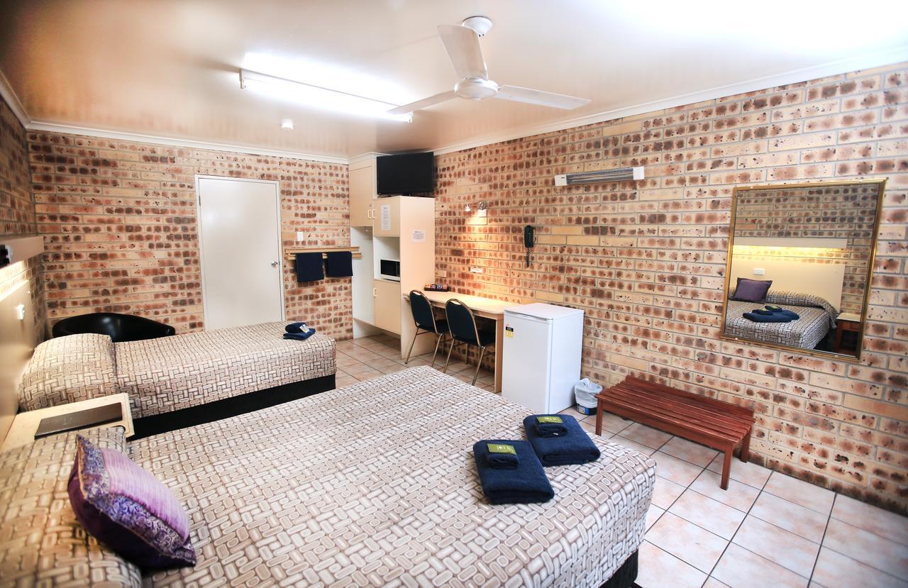 Central Motel Gin Gin Экстерьер фото