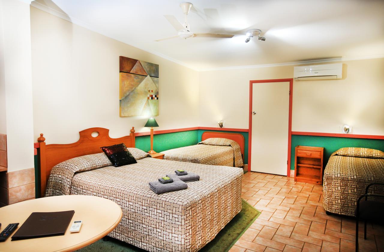 Central Motel Gin Gin Экстерьер фото