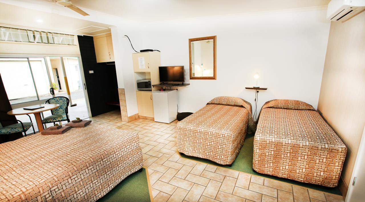 Central Motel Gin Gin Экстерьер фото