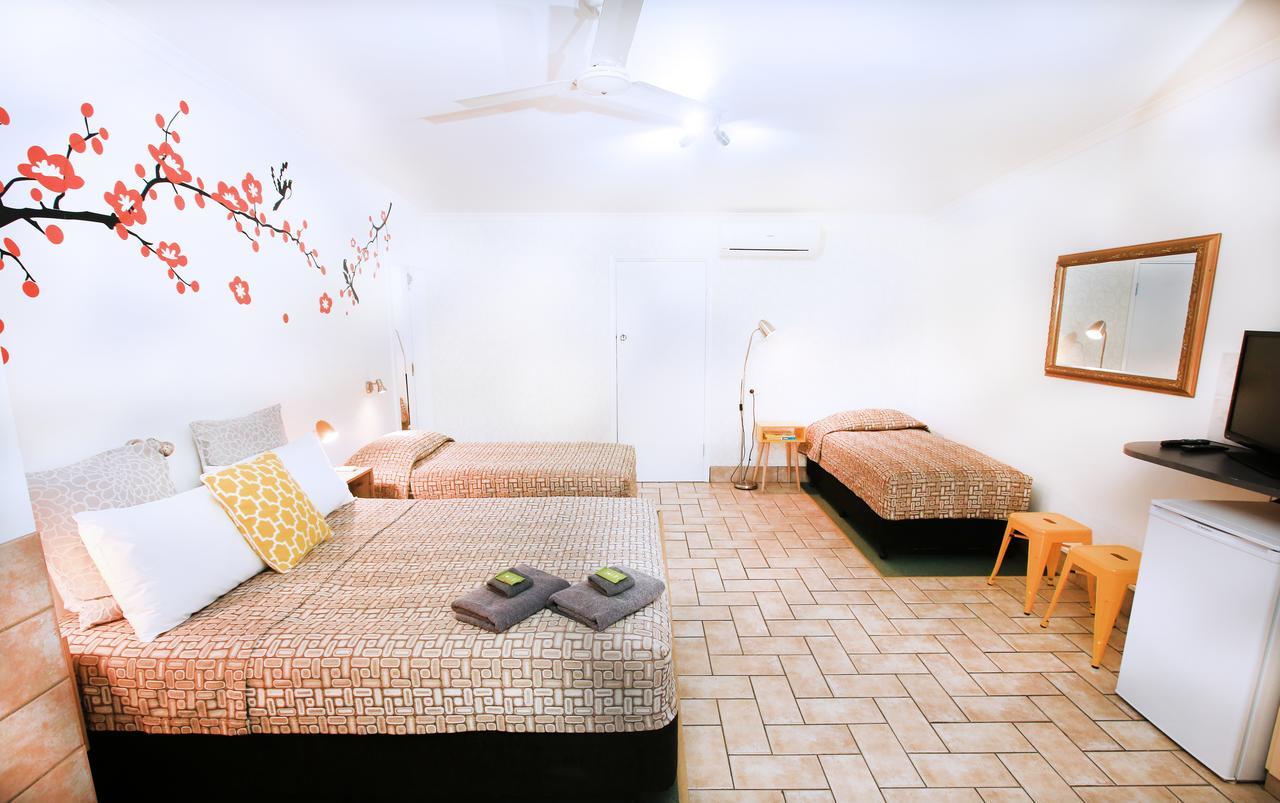 Central Motel Gin Gin Экстерьер фото
