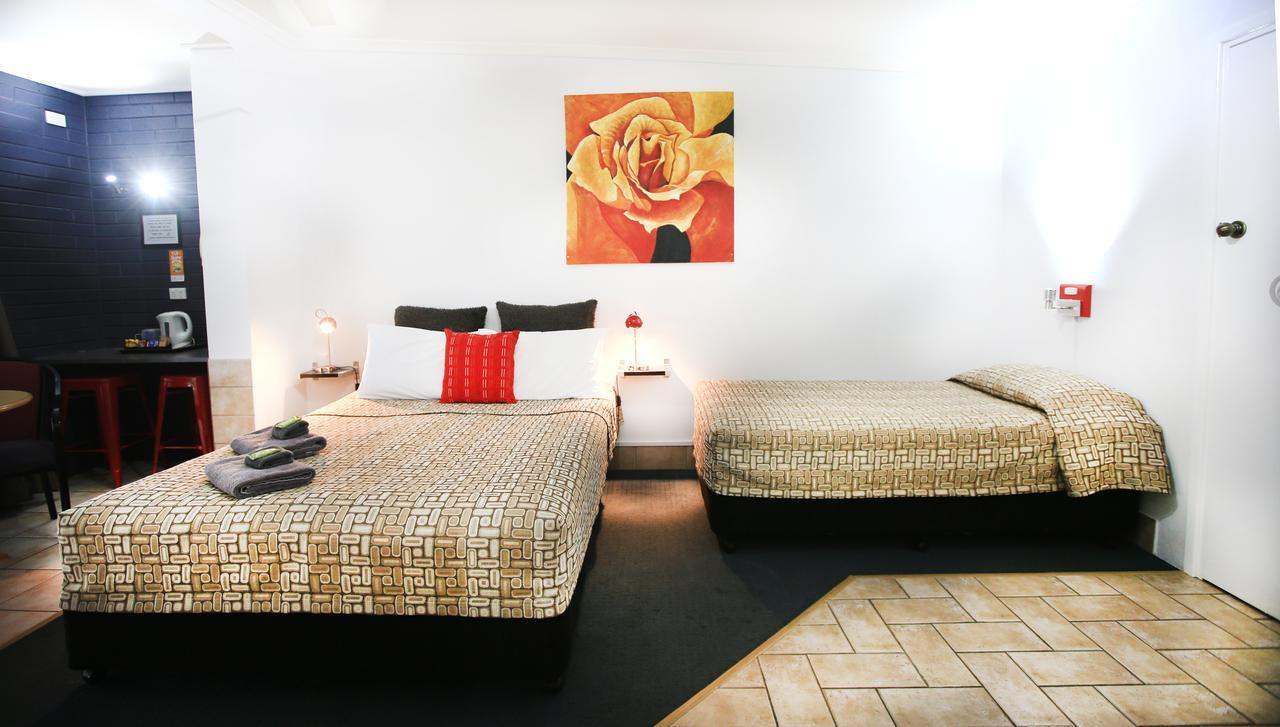 Central Motel Gin Gin Экстерьер фото