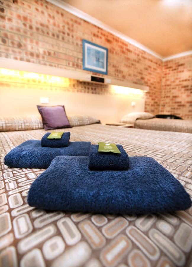 Central Motel Gin Gin Экстерьер фото