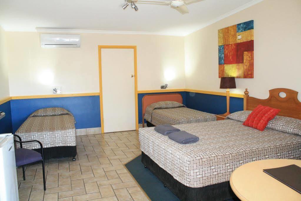 Central Motel Gin Gin Экстерьер фото